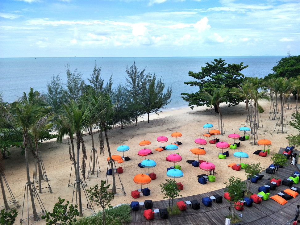 Fire and Ice Beach Bar